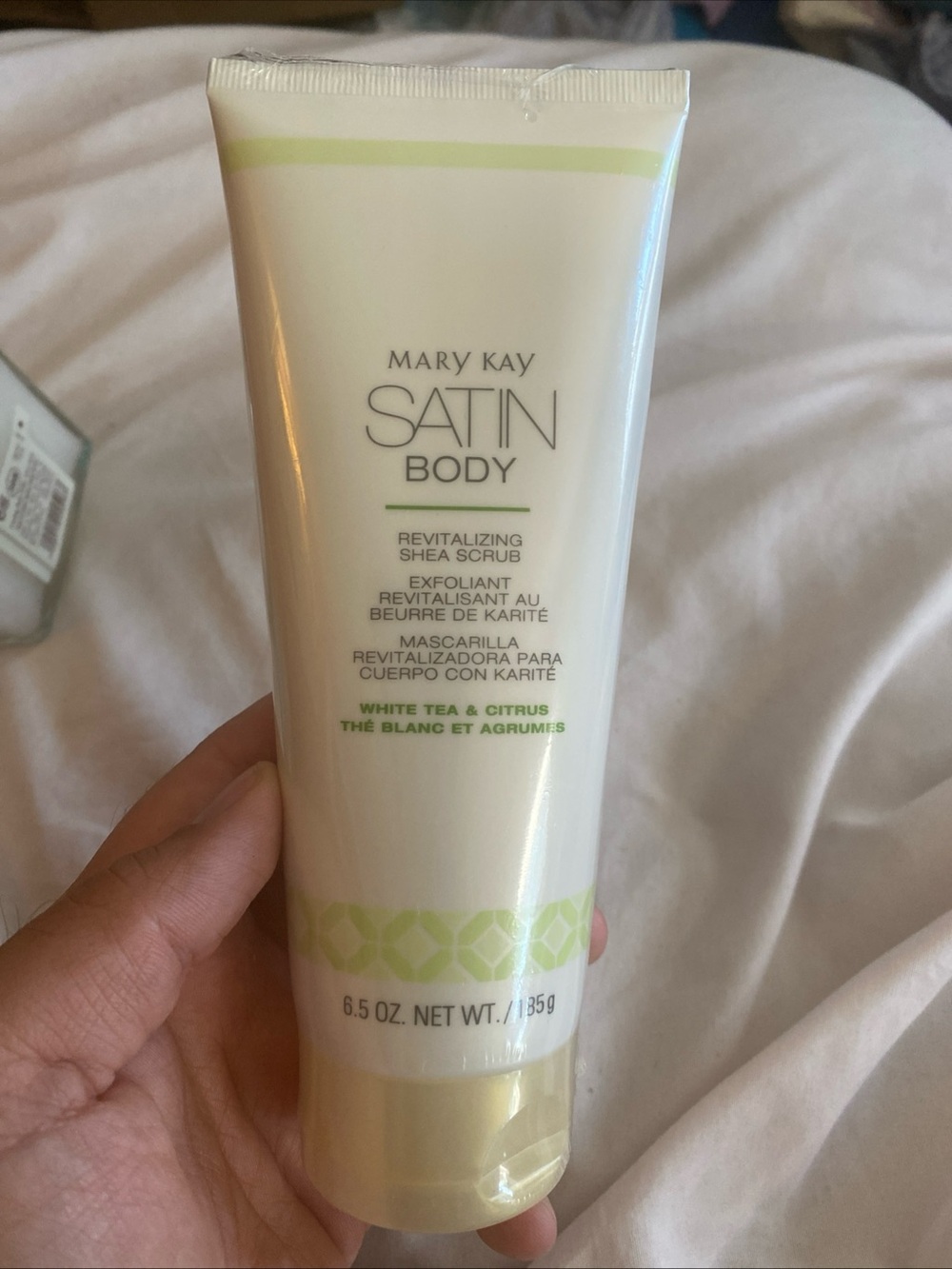 Mary Kay Satin Body Revitalizing Shea Scrub - Green & White
